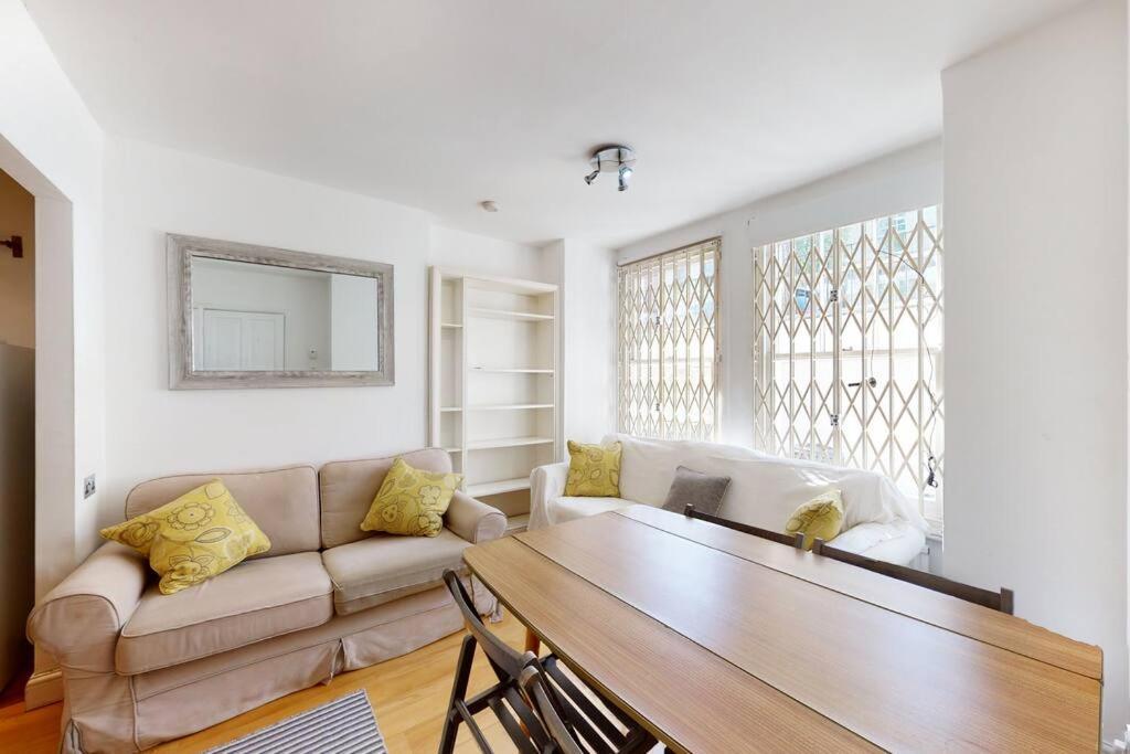 Cosy 2 Bedroom Garden Flat In West Kensington London